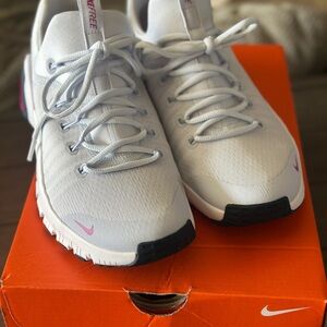 Nike Free Metcon 6 Women's White Sneakers 9.5